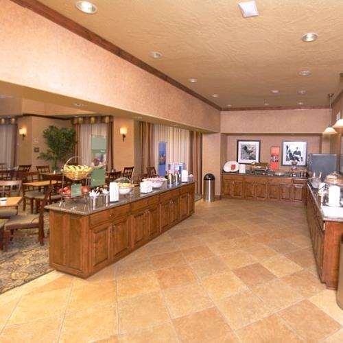 Hampton Inn & Suites Farmington Restaurant photo
