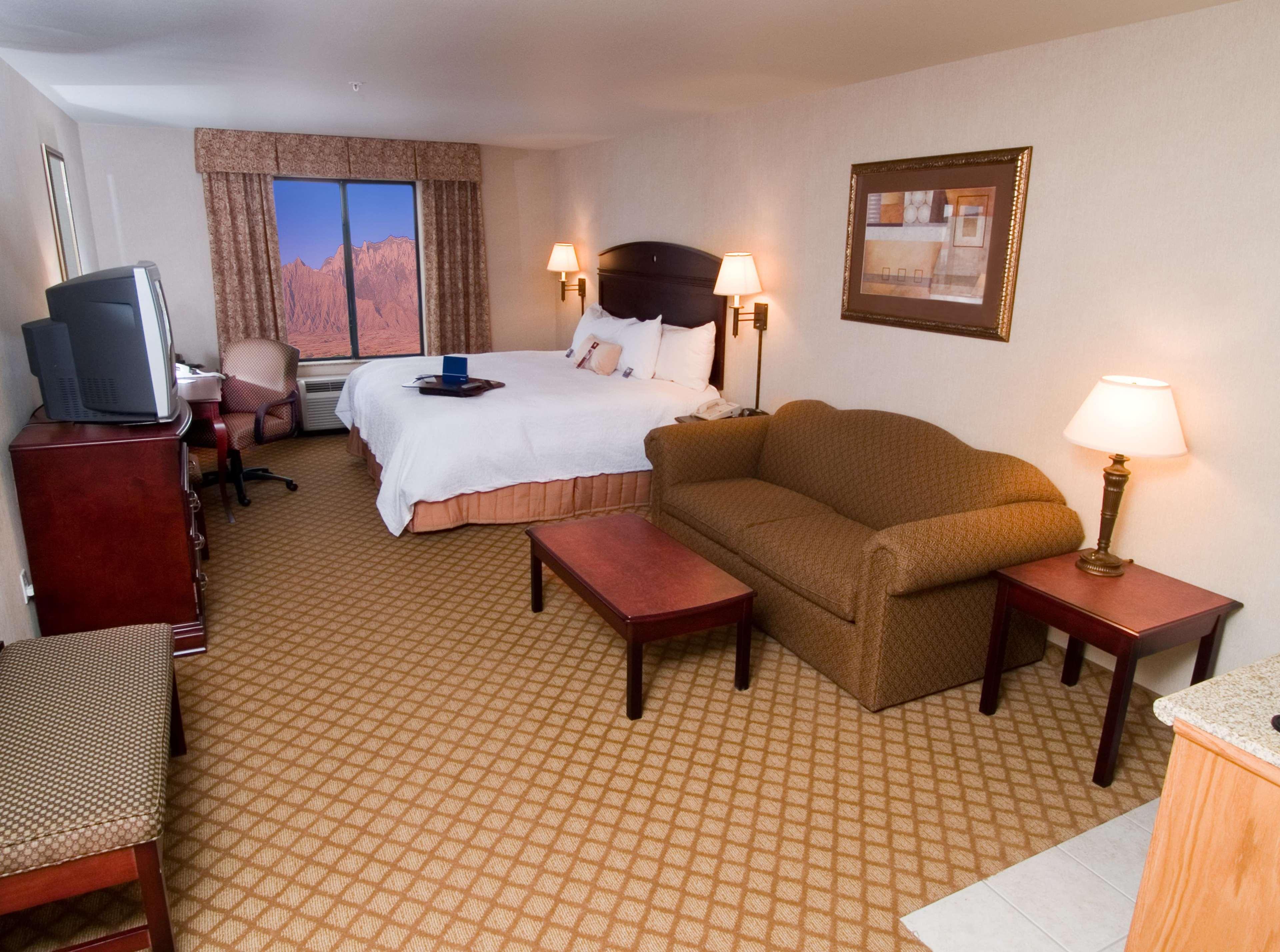 Hampton Inn & Suites Farmington Room photo