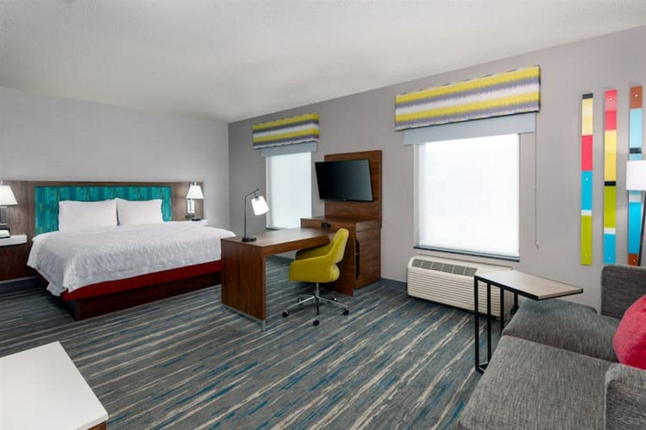 Hampton Inn & Suites Farmington Exterior photo