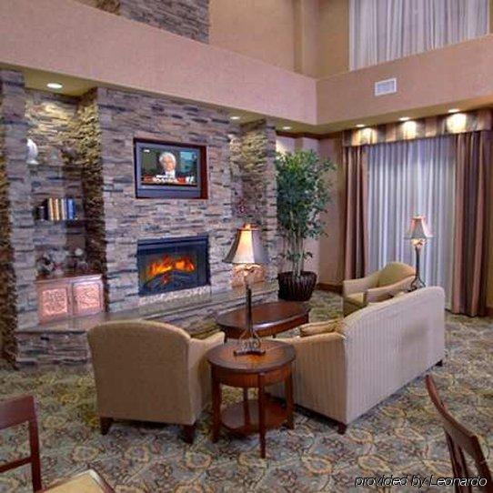 Hampton Inn & Suites Farmington Interior photo